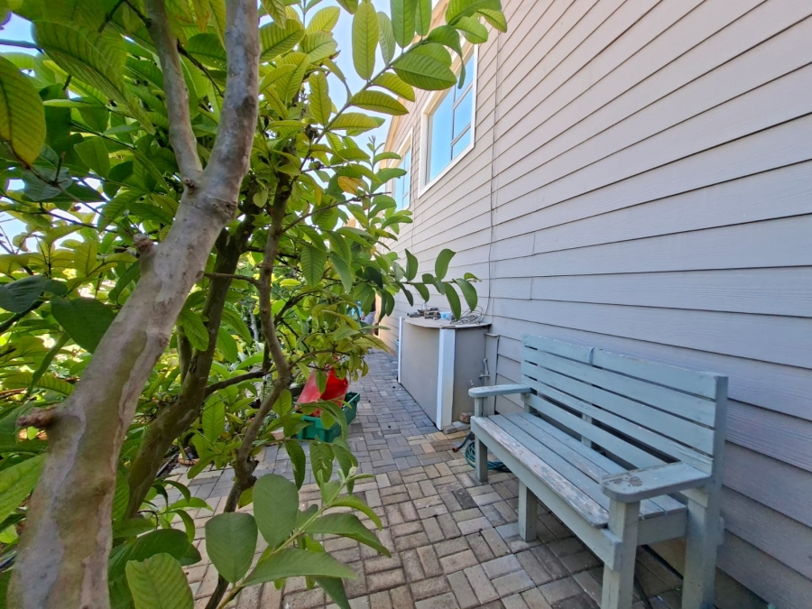 2 Bedroom Property for Sale in Hartenbos Central Western Cape